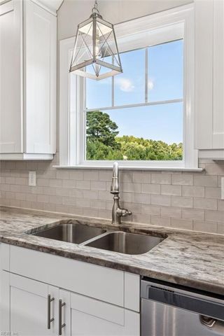 108 Osborne LN, Seaford, VA 23696