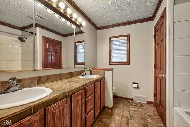 9641 Hamilton Hills Drive, Fishers, IN 46038