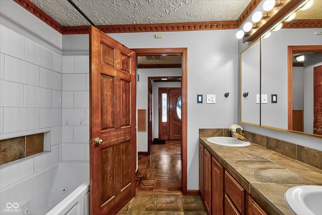 9641 Hamilton Hills Drive, Fishers, IN 46038