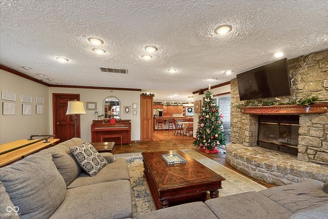 9641 Hamilton Hills Drive, Fishers, IN 46038