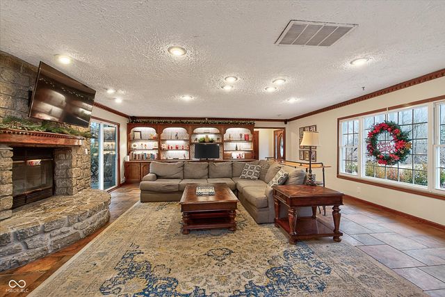 9641 Hamilton Hills Drive, Fishers, IN 46038