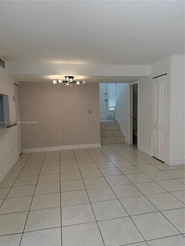 6820 SW 45th Ln 139, Miami, FL 33155