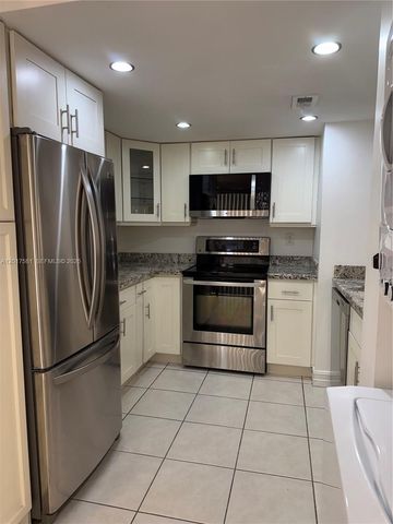 6820 SW 45th Ln 139, Miami, FL 33155