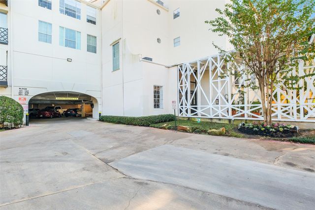 2333 Bering Drive 334, Houston, TX 77057