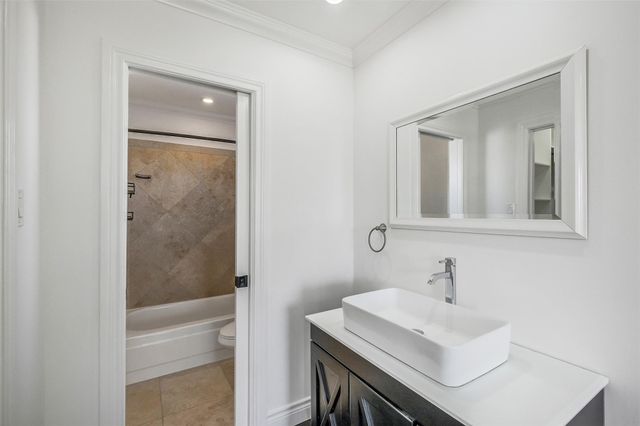 2333 Bering Drive 334, Houston, TX 77057