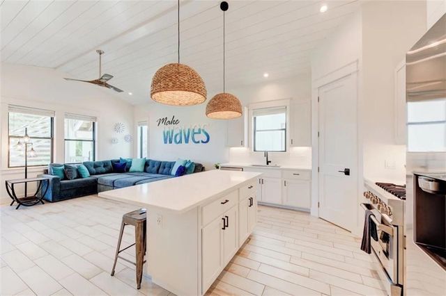 410 N Station St B, Port Aransas, TX 78373