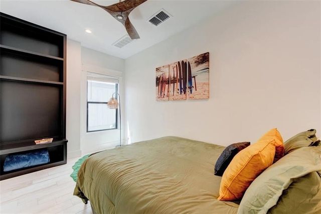 410 N Station St B, Port Aransas, TX 78373