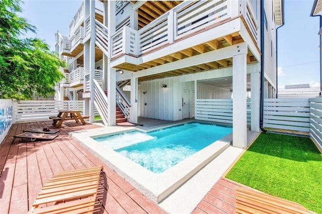 410 N Station St B, Port Aransas, TX 78373