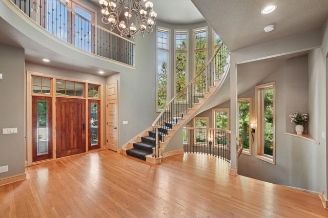 18844 Bearpath Trail, Eden Prairie, MN 55347