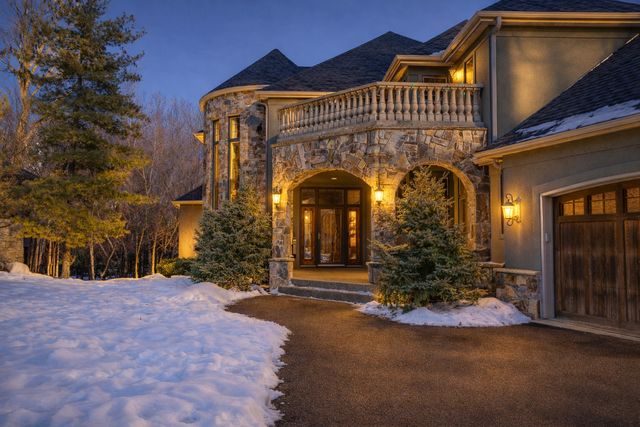 18844 Bearpath Trail, Eden Prairie, MN 55347