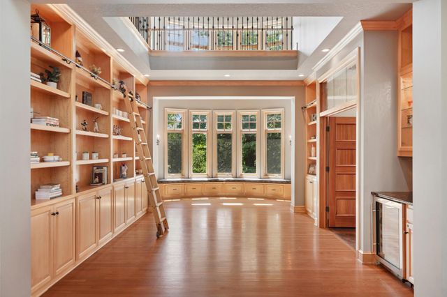 18844 Bearpath Trail, Eden Prairie, MN 55347