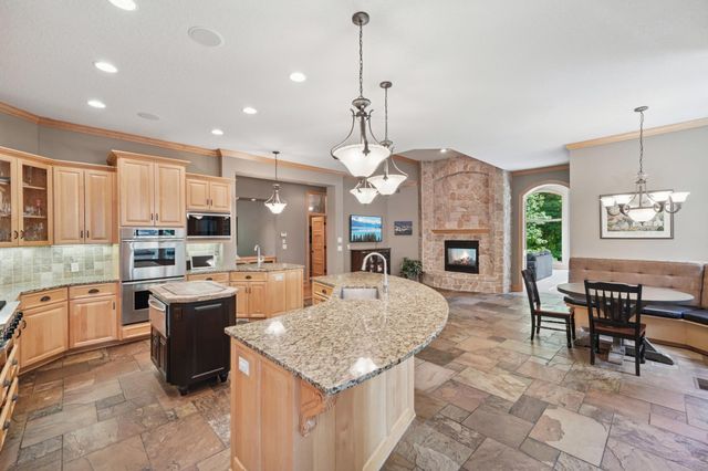 18844 Bearpath Trail, Eden Prairie, MN 55347