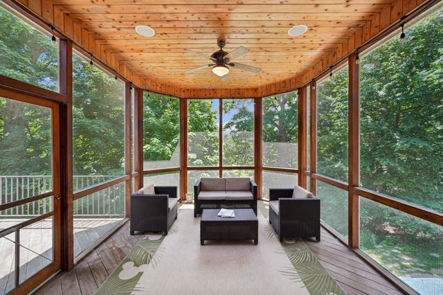 18844 Bearpath Trail, Eden Prairie, MN 55347