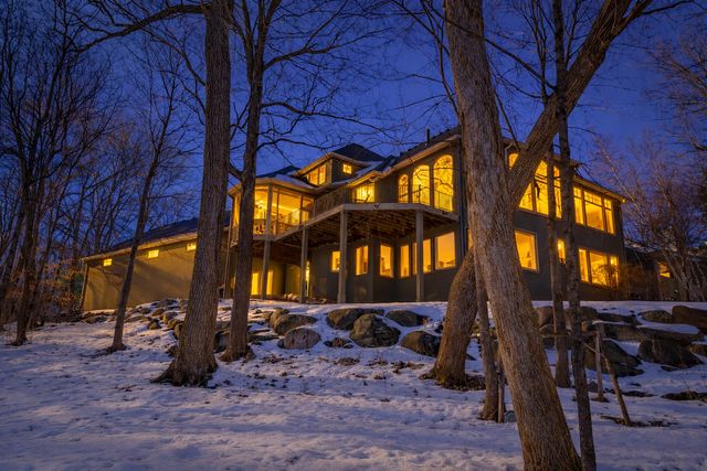 18844 Bearpath Trail, Eden Prairie, MN 55347