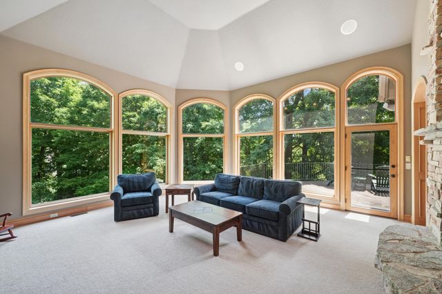 18844 Bearpath Trail, Eden Prairie, MN 55347