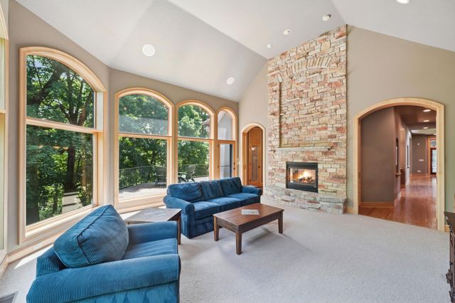 18844 Bearpath Trail, Eden Prairie, MN 55347