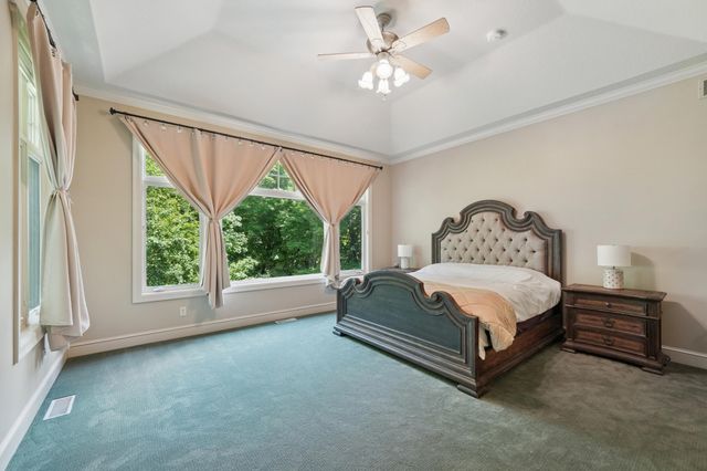 18844 Bearpath Trail, Eden Prairie, MN 55347