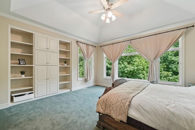 18844 Bearpath Trail, Eden Prairie, MN 55347