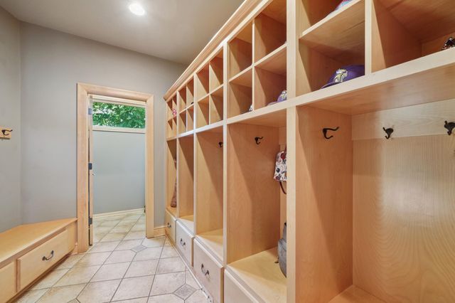 18844 Bearpath Trail, Eden Prairie, MN 55347