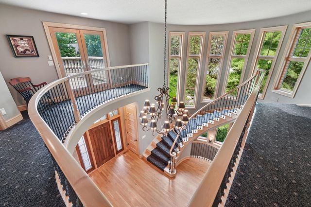 18844 Bearpath Trail, Eden Prairie, MN 55347
