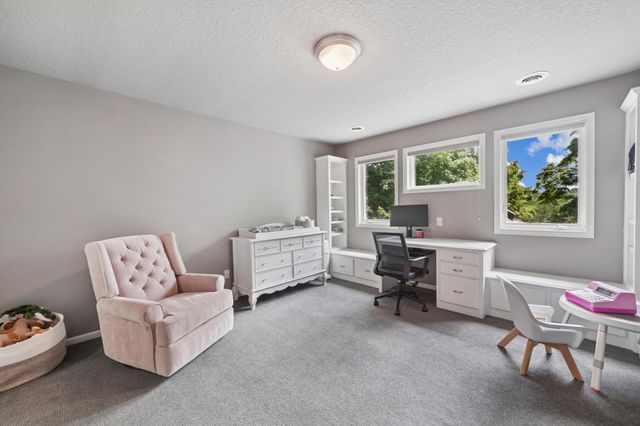 18844 Bearpath Trail, Eden Prairie, MN 55347