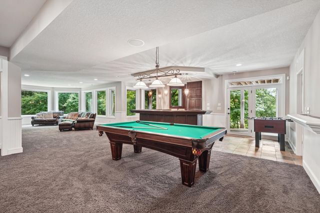 18844 Bearpath Trail, Eden Prairie, MN 55347