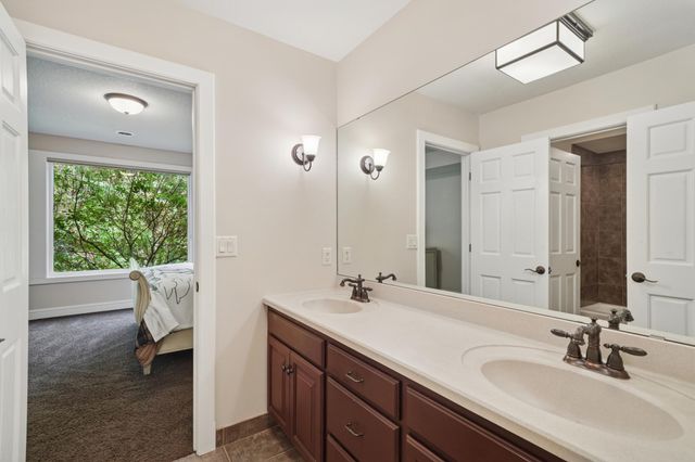 18844 Bearpath Trail, Eden Prairie, MN 55347