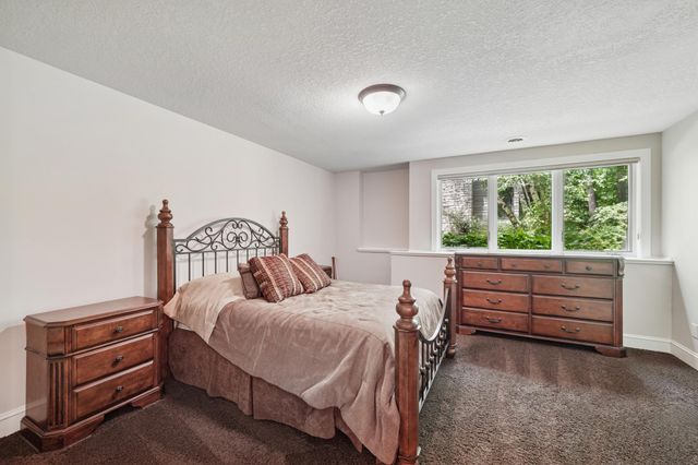 18844 Bearpath Trail, Eden Prairie, MN 55347