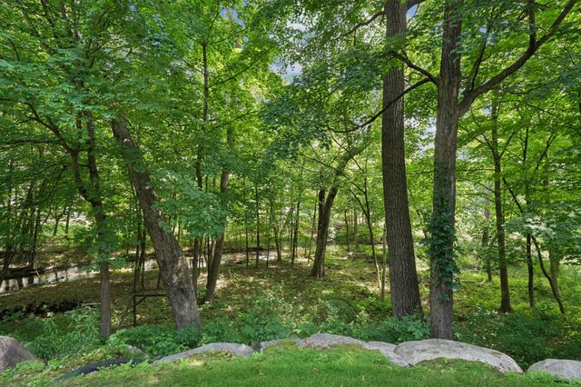 18844 Bearpath Trail, Eden Prairie, MN 55347