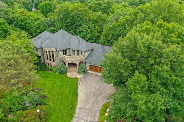 18844 Bearpath Trail, Eden Prairie, MN 55347