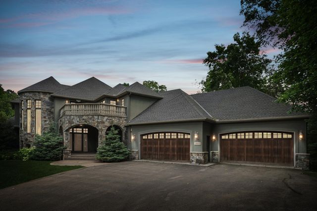 18844 Bearpath Trail, Eden Prairie, MN 55347