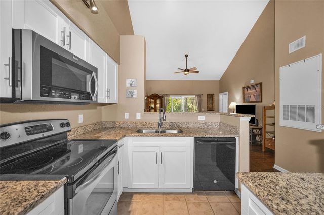 3605 KINGS ROAD 103, Palm Harbor, FL 34685