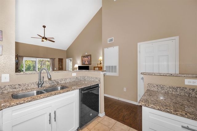 3605 KINGS ROAD 103, Palm Harbor, FL 34685