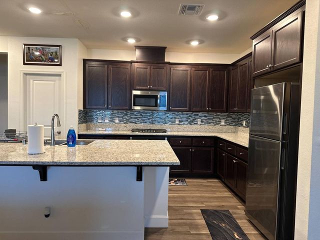 2302 Raphael Way, Lodi, CA 95242