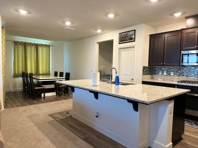 2302 Raphael Way, Lodi, CA 95242