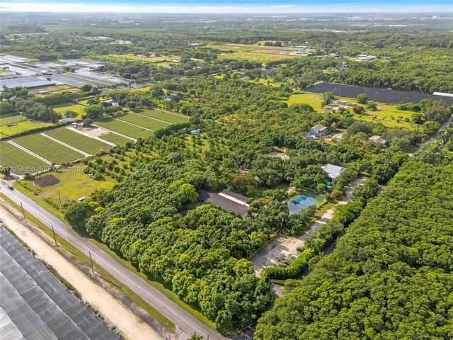 15300 SW 216th, Miami, FL 33170