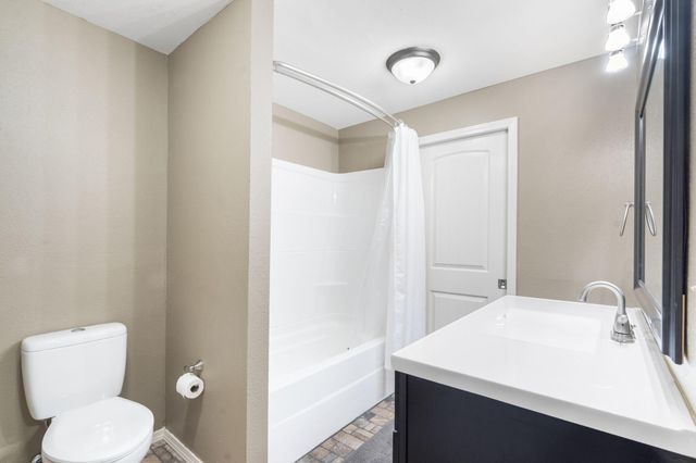 1603 E Fairwind, Ozark, MO 65721