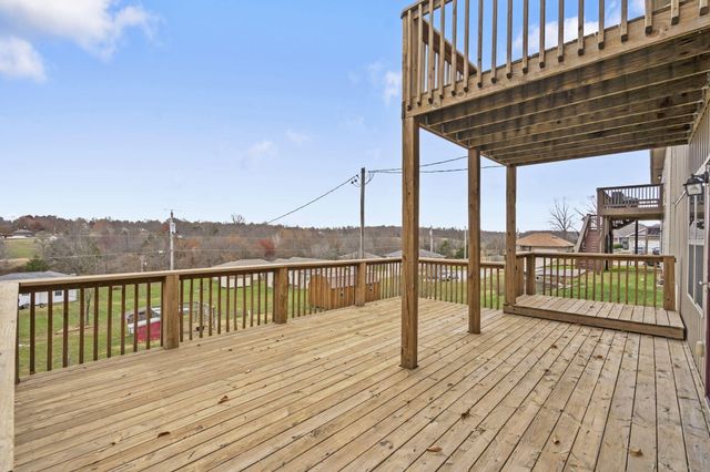 1603 E Fairwind, Ozark, MO 65721