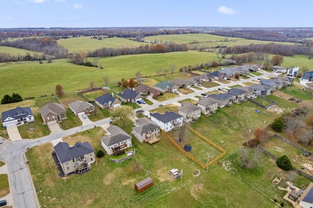 1603 E Fairwind, Ozark, MO 65721