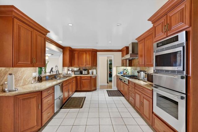 746 Jacaranda Circle, Hillsborough, CA 94010