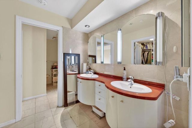 746 Jacaranda Circle, Hillsborough, CA 94010