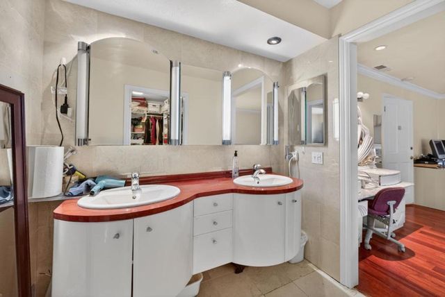 746 Jacaranda Circle, Hillsborough, CA 94010