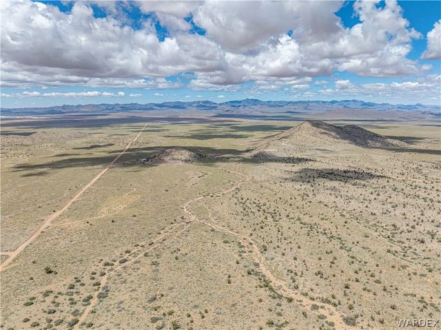 8827 E Jan Road, Kingman, AZ 86401