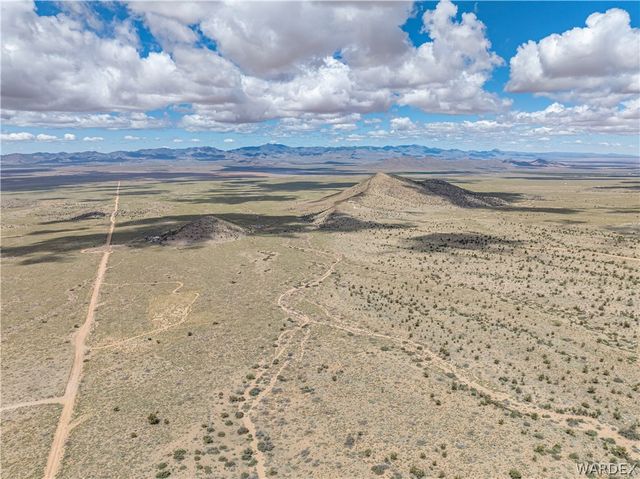 8827 E Jan Road, Kingman, AZ 86401