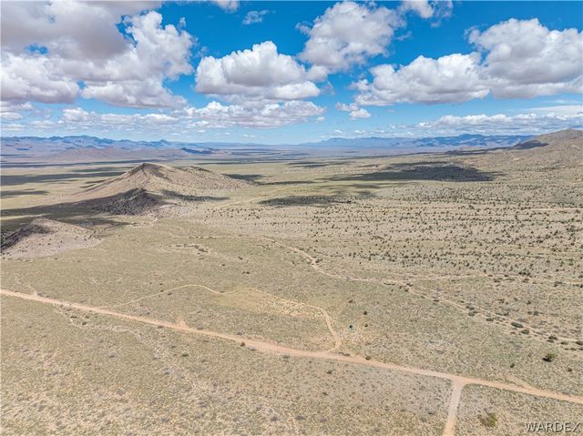 8827 E Jan Road, Kingman, AZ 86401