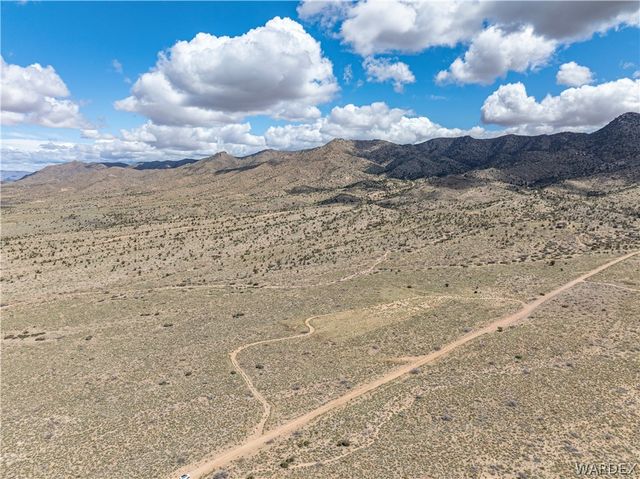 8827 E Jan Road, Kingman, AZ 86401