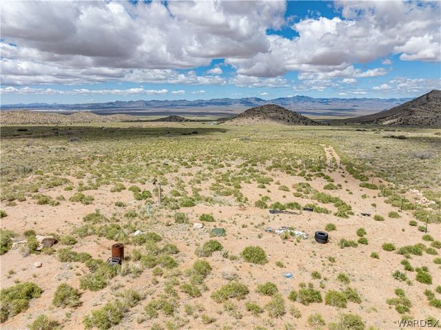 8827 E Jan Road, Kingman, AZ 86401