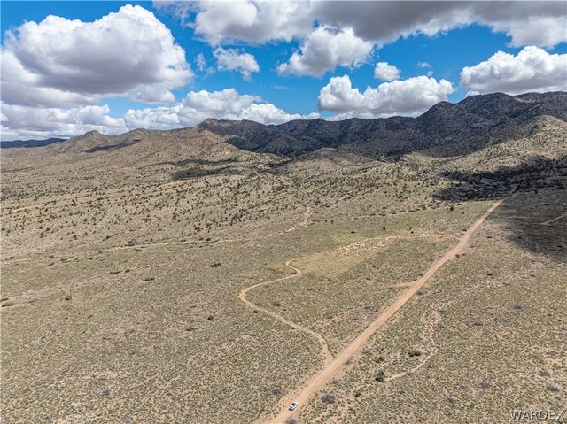 8827 E Jan Road, Kingman, AZ 86401