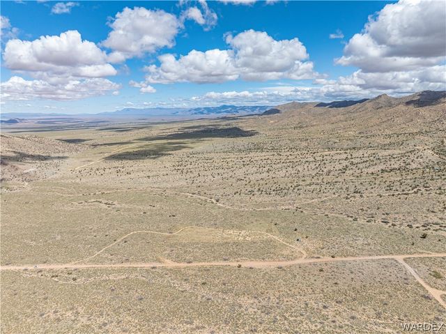 8827 E Jan Road, Kingman, AZ 86401