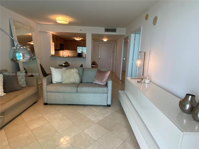 2101 Brickell Ave 2210, Miami, FL 33129
